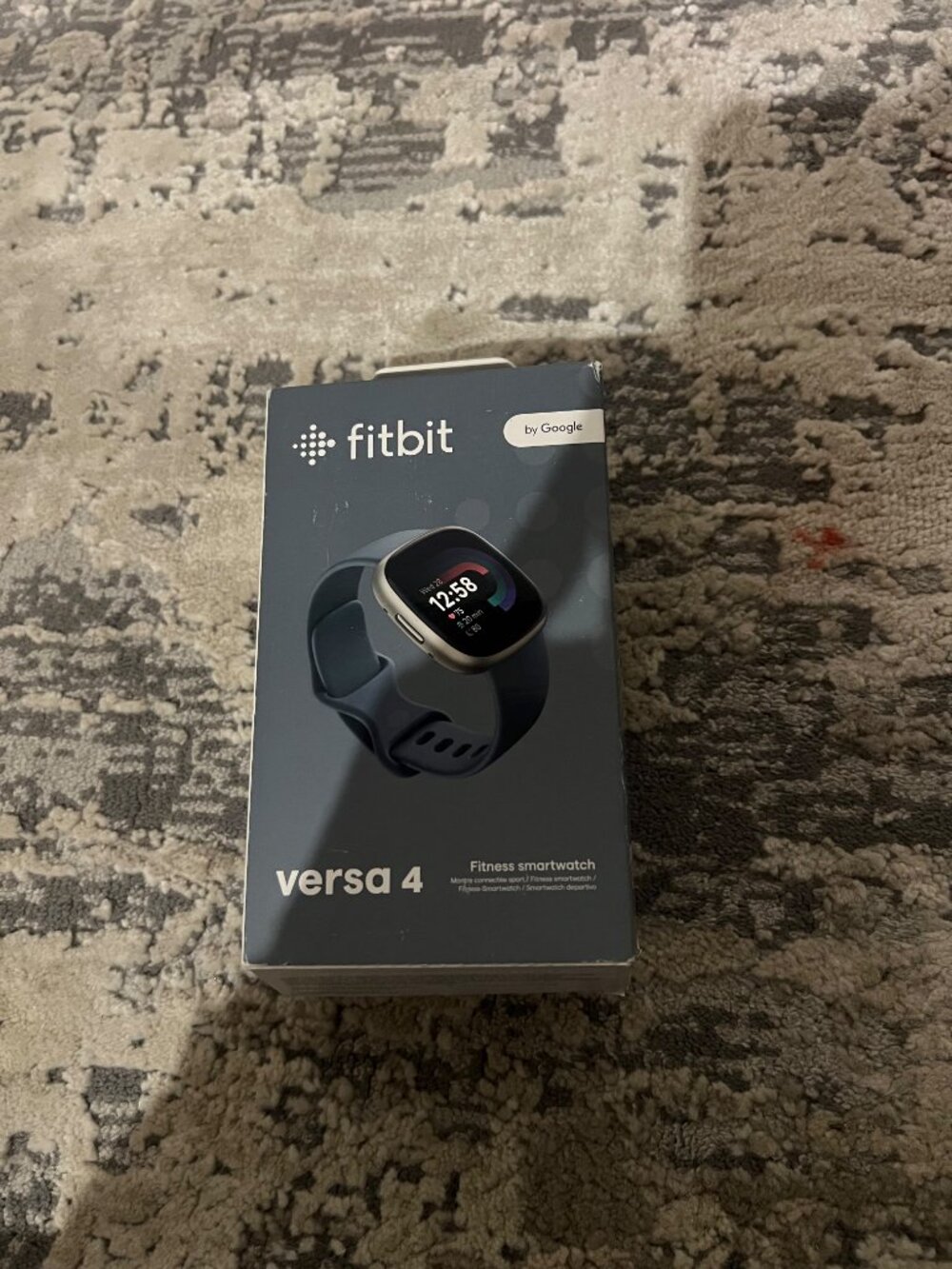 NEW Fitbit Versa 4 Fitness Smartwatch Platinum Aluminum Waterfall Blue